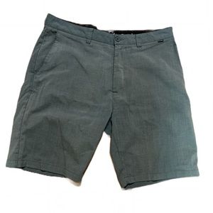 Travis Mathew Shorts Mens Size 38 Gray plaid Chino Lightweight Golf Performance